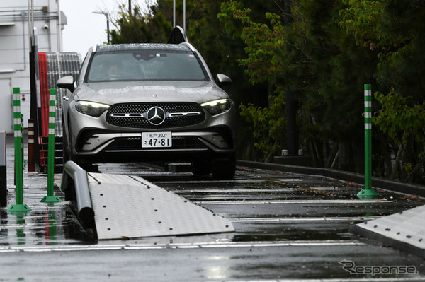 GLC 220 d 4MATIC（ISG 搭載モデル）