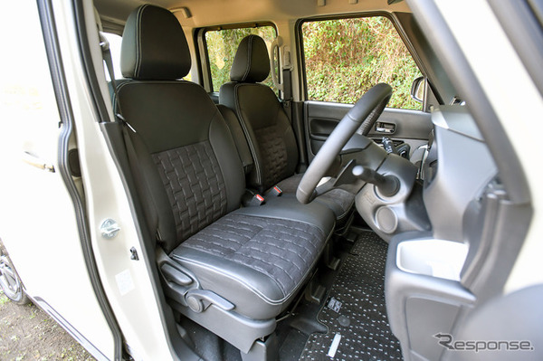 三菱 デリカミニ T Premium（ディーラーオプション アクティブトーンスタイル装着車）