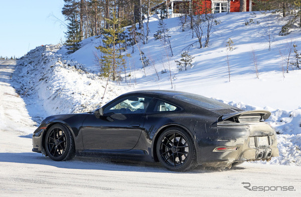 ポルシェ 911 GTS 改良新型プロトタイプ（スクープ写真）