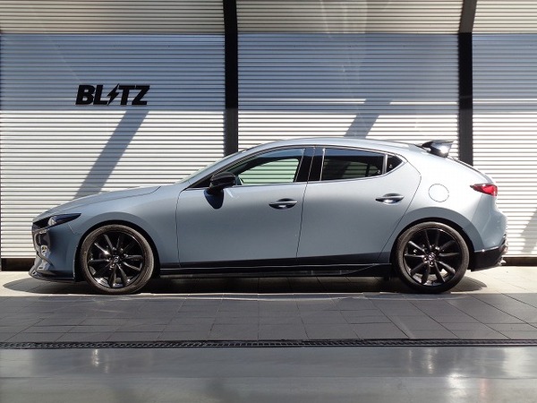 DAMPER ZZ-R［92534］MAZDA3ファストバック用実装例（フロント:32mmダウン / リア:38mmダウン）