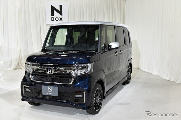 ホンダ N-BOX Custom