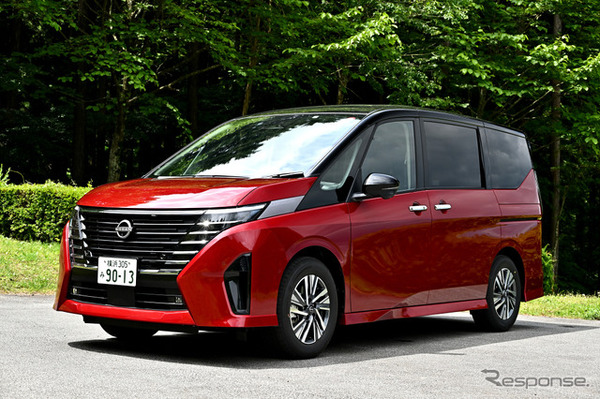 日産 セレナ e-POWER LUXION