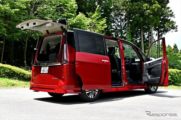 日産 セレナ e-POWER LUXION