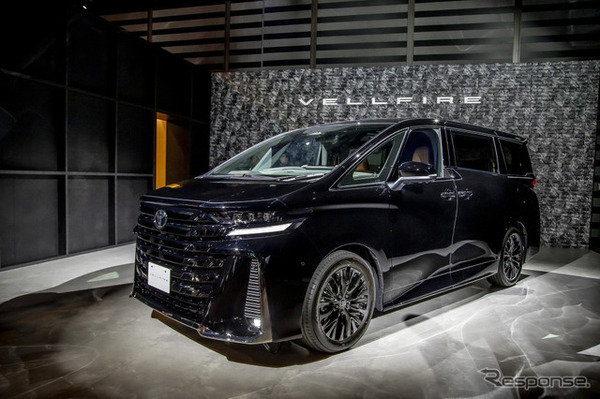 トヨタ ヴェルファイア　Z Premier 2.4Lターボ