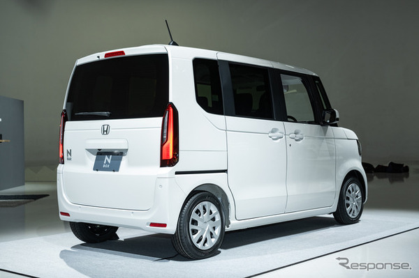 ホンダ N-BOXカスタム 新型（標準タイプ）