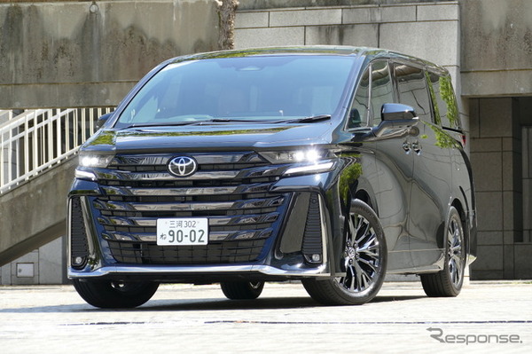 トヨタ ヴェルファイア Z Premier FF（2.4リットルターボ）