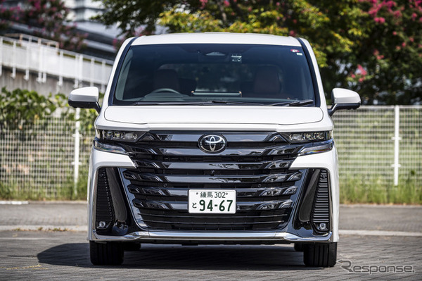 トヨタ ヴェルファイア Z Premier FF（2.4リットルターボ）