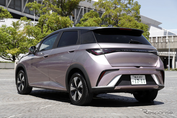 BYD ドルフィン ロングレンジ（コーラルピンク+アーバングレー）
