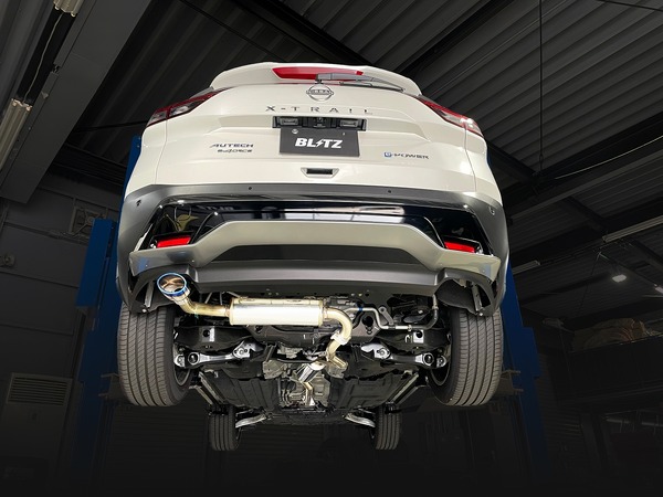 チタンカラーステンレステールセット（VSR）［63583V］NISSANエクストレイル用実装例