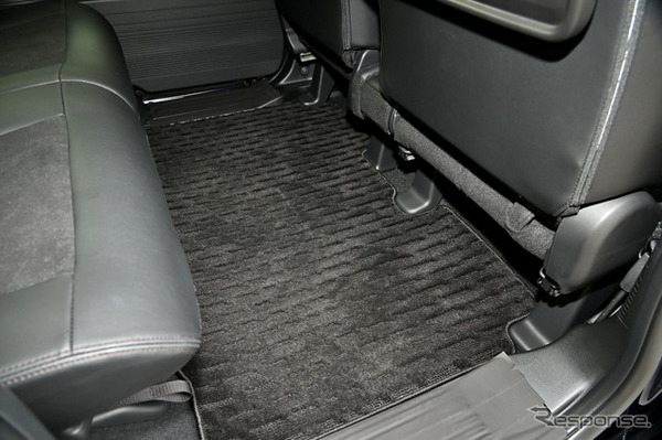 N-BOX CUSTOM PREMIUM STYLE