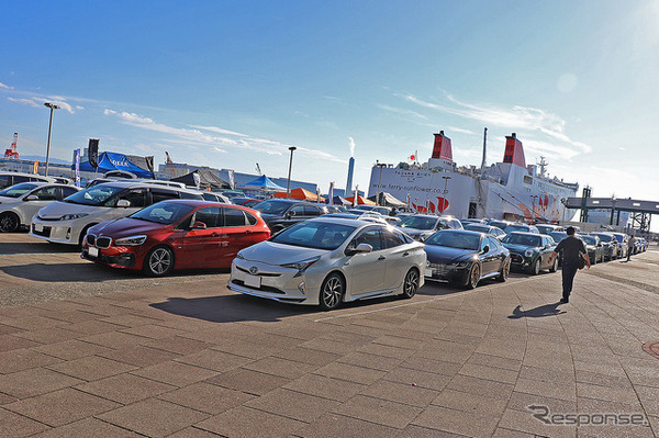 「カーサウンドコンテスト」の1つ、「まいど大阪 秋の車音祭（2022年11月）」の会場風景。