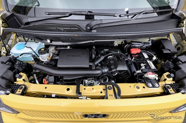 ホンダ N-BOX 新型（オータムイエロー・パール）
