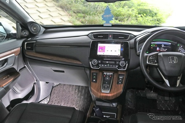 フロントスピーカーにはオーナーとしては初の3ウェイを投入。ダイヤトーンの2ウェイにブラムのミッドレンジを組み合わせる。
