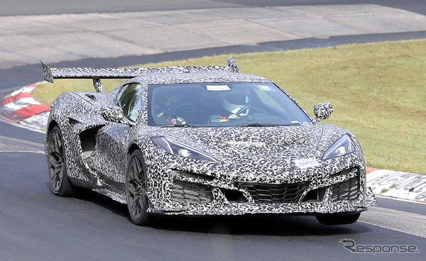 シボレー コルベット ZR1 新型プロトタイプ。ナンバー104M929の車両（スクープ写真）