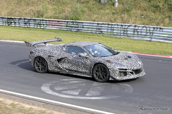 シボレー コルベット ZR1 新型プロトタイプ。ナンバー104M929の車両（スクープ写真）
