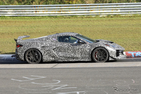 シボレー コルベット ZR1 新型プロトタイプ。ナンバー105M108の車両（スクープ写真）
