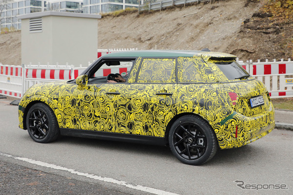 MINI 5ドアハッチバック ICEモデル 改良新型プロトタイプ（スクープ写真）