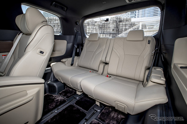 トヨタ アルファード Executive Lounge
