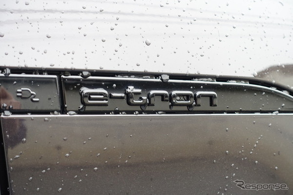 アウディ Q8スポーツバック 55 e-tron