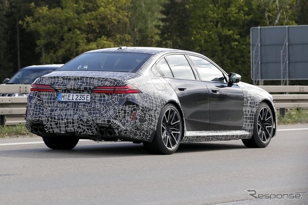 BMW M5 セダン 次期型プロトタイプ（スクープ写真）