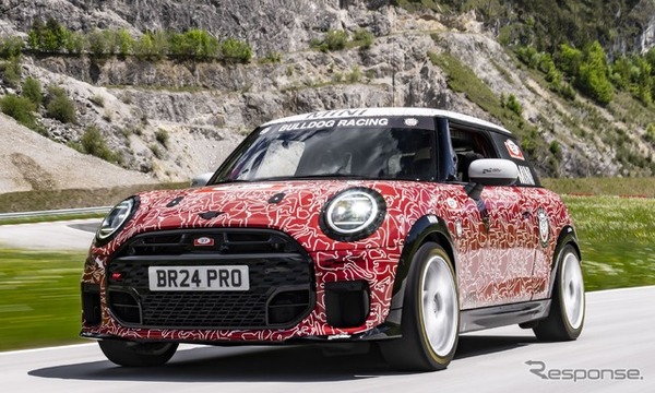 MINI ハッチバック 新型の「JCW」のプロトタイプ