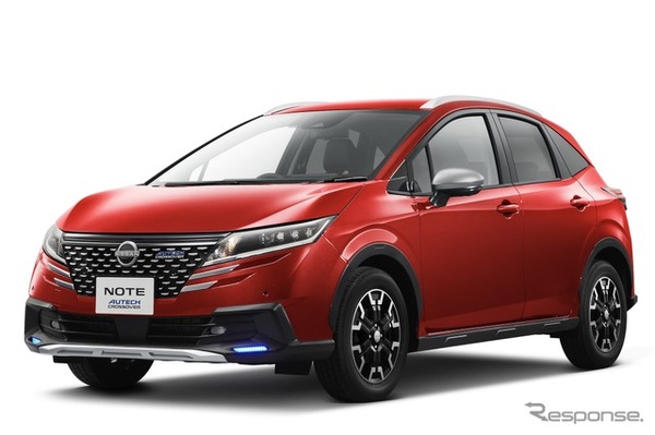 日産ノート AUTECH CROSSOVER：ガーネットレッド