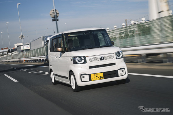 Honda新型N-BOX純正アクセサリー装着車