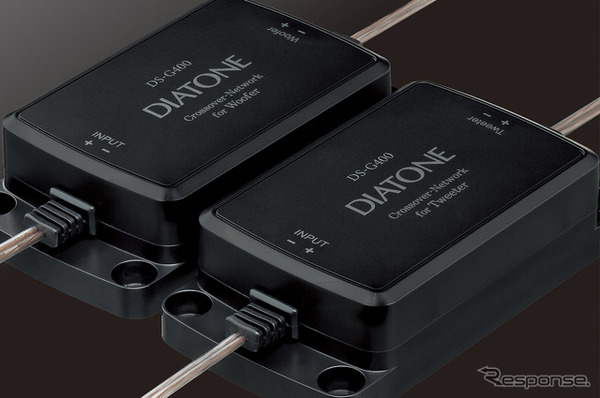 「バイアンプ接続」に対応した「パッシブクロスオーバーネットワーク」の一例（ダイヤトーン・DS-G400）。