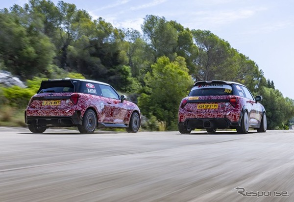 MINI『ジョンクーパーワークスE』のプロトタイプと『ジョンクーパーワークス・プロトタイプ#317』