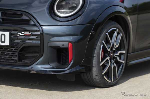 MINIの3ドアハッチバック「JCW」改良新型