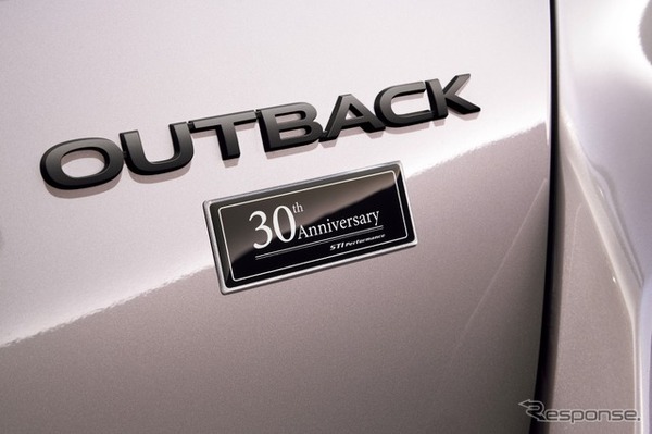 レガシィアウトバック30th Anniversary：30th Anniversary専用リヤオーナメント