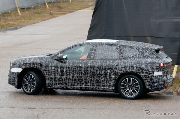 BMW iX3 市販型のプロトタイプ
