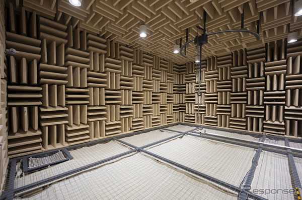 無響音室はオーディオ機器開発に重要な施設