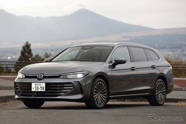VW パサート 新型（eハイブリッド エレガンス）