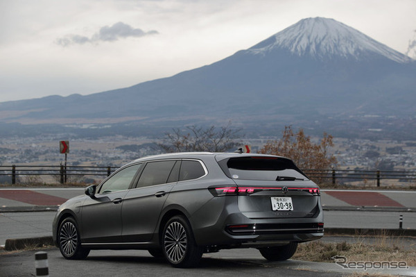 VW パサート 新型（eハイブリッド エレガンス）