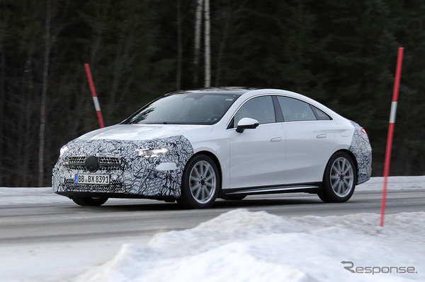 メルセデスベンツ CLA  次期型、ICE搭載仕様のプロトタイプ