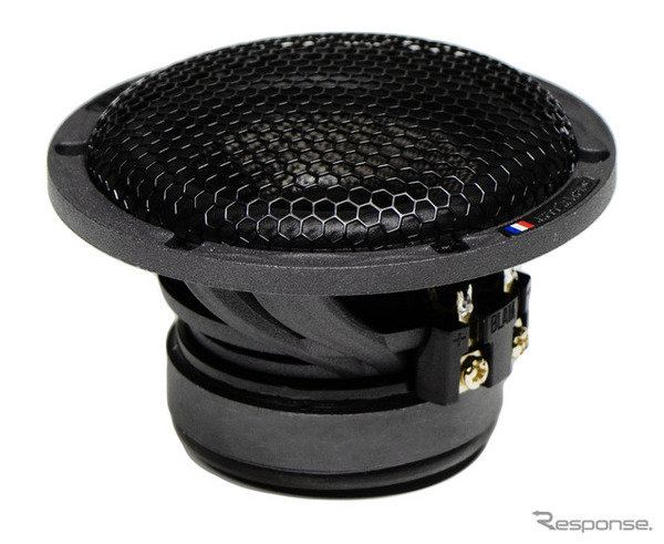 S 3.55　Signature 80mm（3インチ）スピーカー希望小売価格：6万9300円（税込・ペア）●再生周波数帯域：200Hz～27kHz ●定格入力：25W ●入力インピーダンス：3Ω ●出力音圧レベル：88dB ●取付口径サイズ：71.67mm ●取付奥行サイズ：45.5mm ●グリル付属