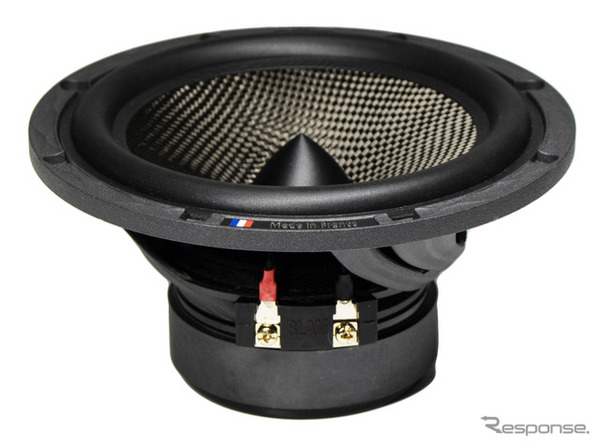S 6.85　Signature 165mmミッドバス希望小売価格：9万0200円（税込・ペア）●再生周波数帯域：45Hz～5kHz ●定格入力：100W ●入力インピーダンス：3Ω ●出力音圧レベル：91.7dB ●取付口径サイズ：141.9mm ●取付奥行サイズ：76.2mm ●グリルなし