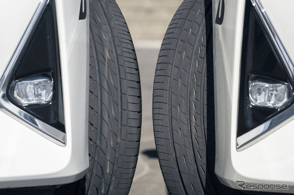 REGNO GR-XⅢ（左）／REGNO GR-XⅢ TYPE RV（右）