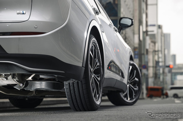 YOKOHAMA ADVANスポーツV107 × TOYOTA クラウンクロスオーバー