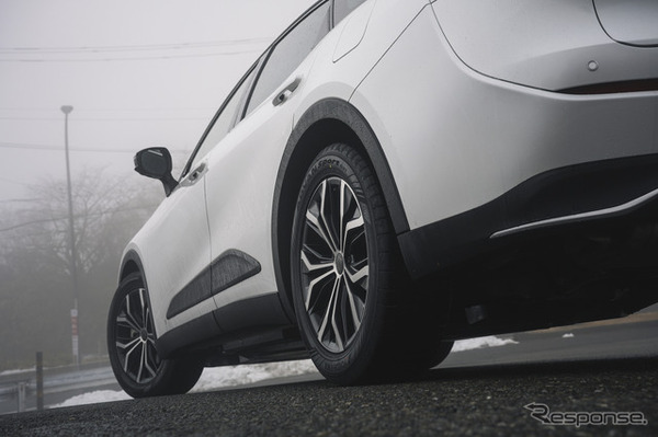 YOKOHAMA ADVANスポーツV107 × TOYOTA クラウンクロスオーバー