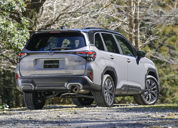 スバル フォレスター 新型（プレミアム S:HEV EX）