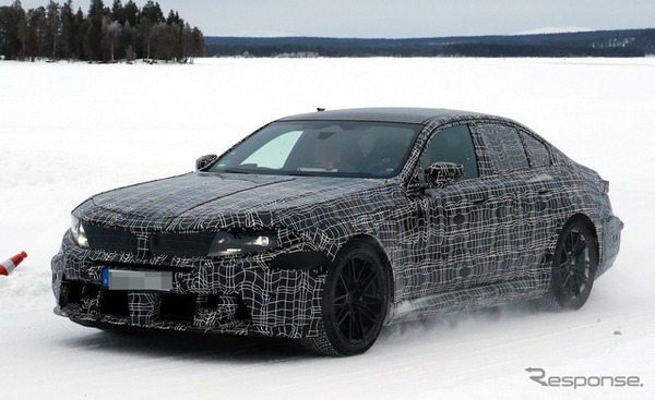 BMW M5セダン 改良新型のプロトタイプ