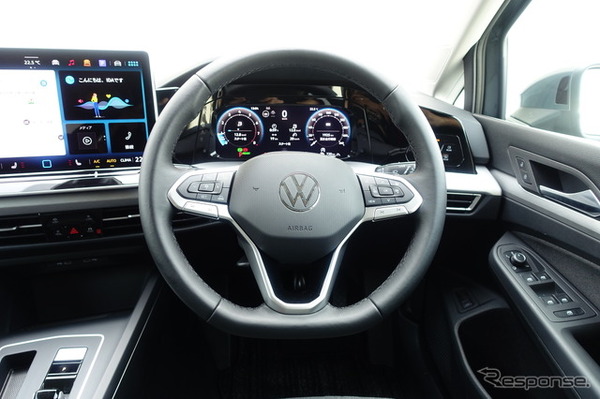 VW ゴルフヴァリアント eTSI アクティブ