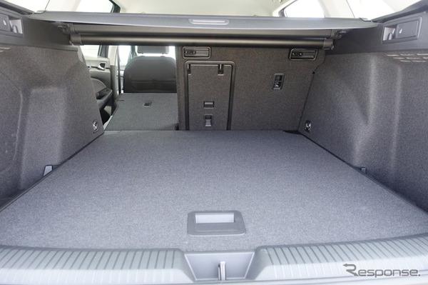 VW ゴルフヴァリアント eTSI アクティブ