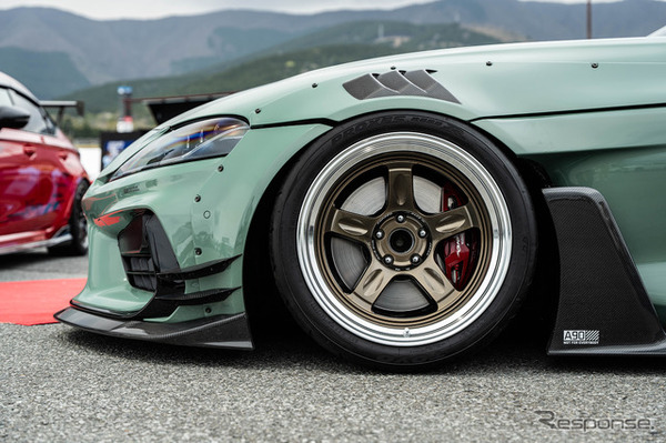 TOYOTA スープラ × ボルクレーシング 21C…レイズファンミーティング2025