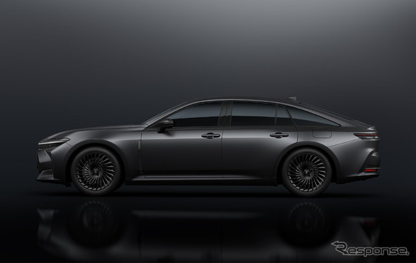 トヨタ クラウン Z “THE LIMITED-MATTE METAL”