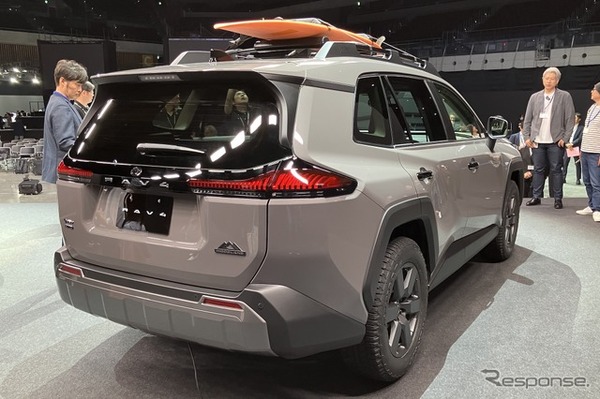 トヨタ RAV4 新型（Woodland。Adventureの北米仕様）