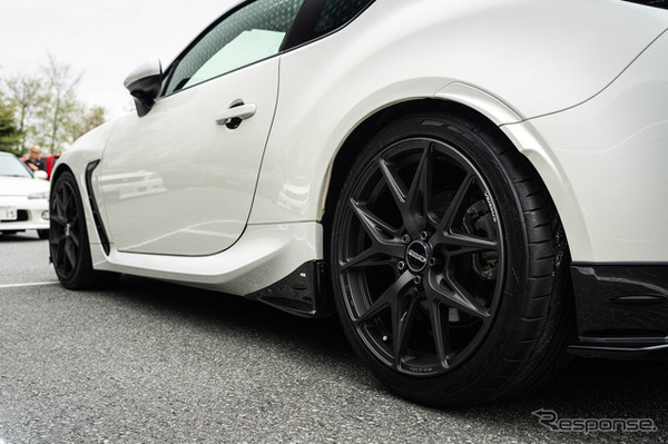 TOYOTA 86 × レイズ ベルサス VV21S