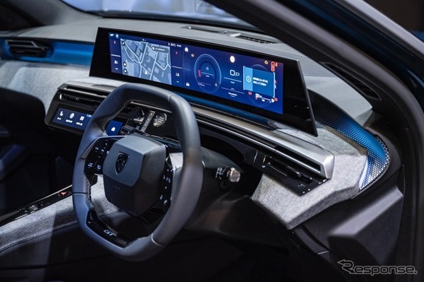 プジョー3008GT ハイブリッド